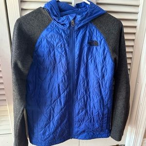 Quilted lightweight youth North Face jacket!